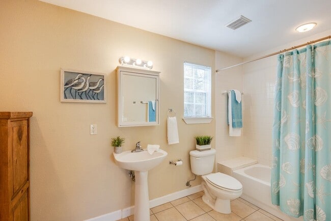 Building Photo - 3789 Overlook Dr
