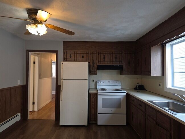 Building Photo - 119 Webster St