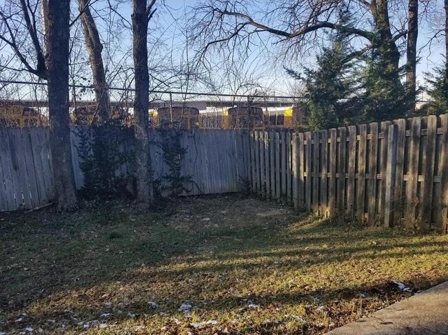 Building Photo - 779 Liberty Hill Dr