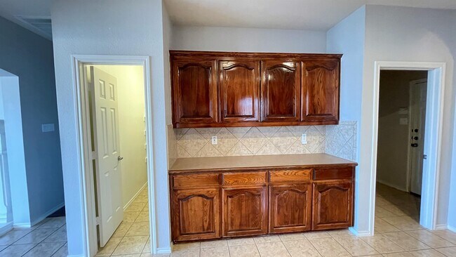 Building Photo - 7811 Corona Ct