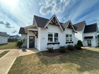 Building Photo - Cute and Fresh 3BR/2BA Cottage in Piper Glen