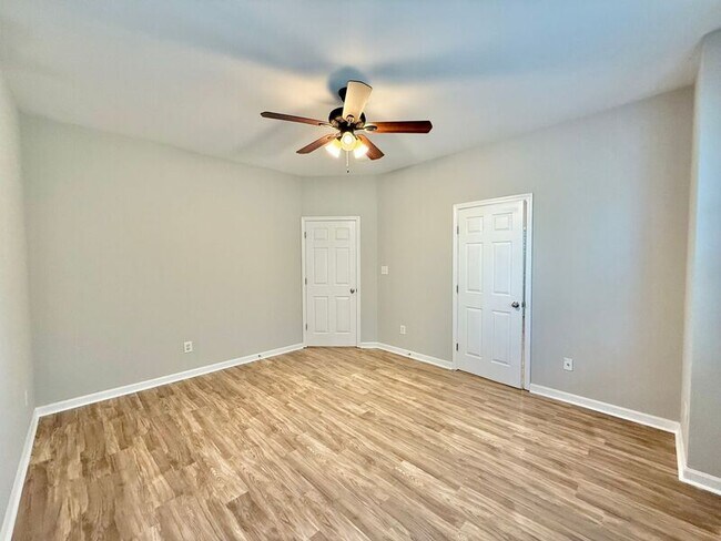 Building Photo - 2113 Trefoil Ln