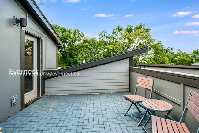 Building Photo - 1804 Cahal Ave