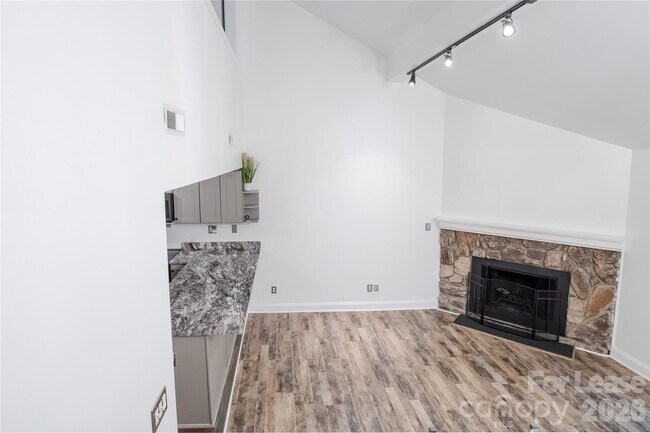 Building Photo - 100 Willow Run Dr