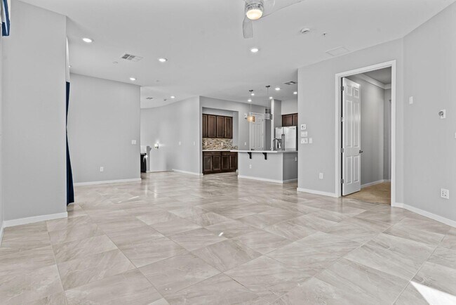 Building Photo - 250 W Queen Creek Rd