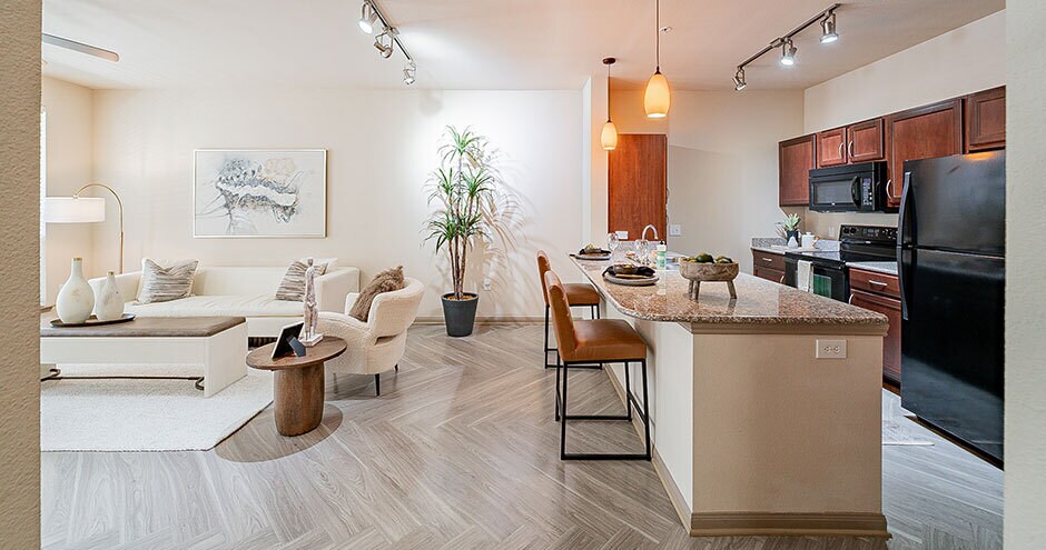 Building Photo - The Residences at Pearland Town Center Apa...