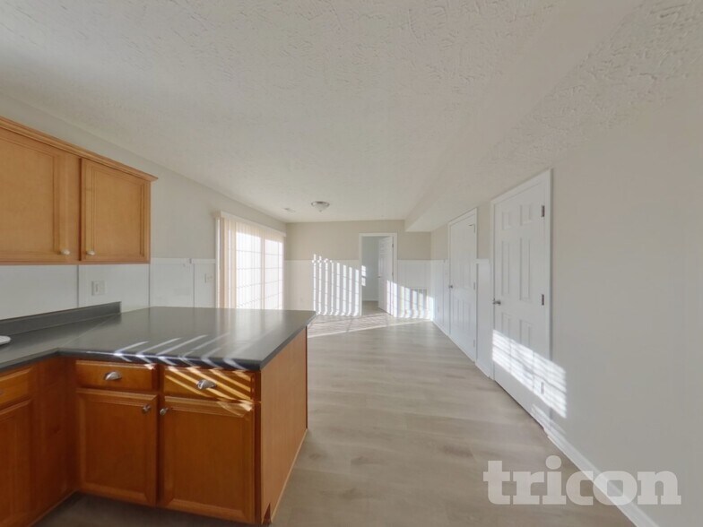 Building Photo - 3011 Deer Trail Dr