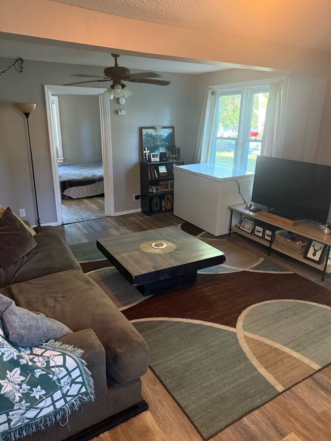 Building Photo - 601 N 1st Ave