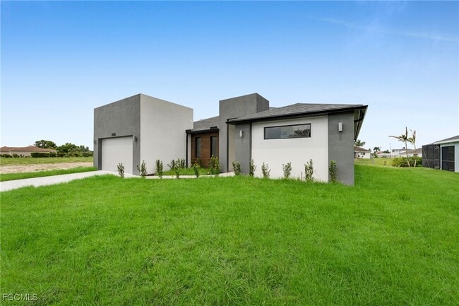 Building Photo - 3435 SW 8th Ct