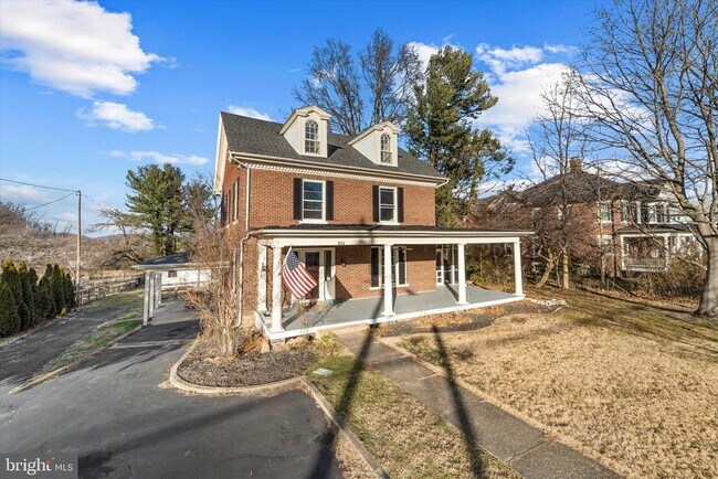 Building Photo - 311 W Main St