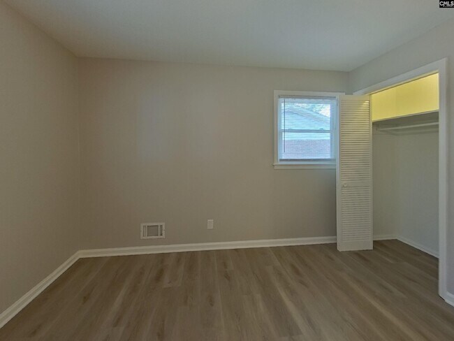 Building Photo - 3959 Notre Dame Pass