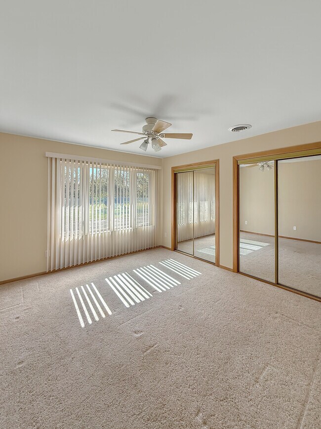 Building Photo - 33053 Pamrich Dr