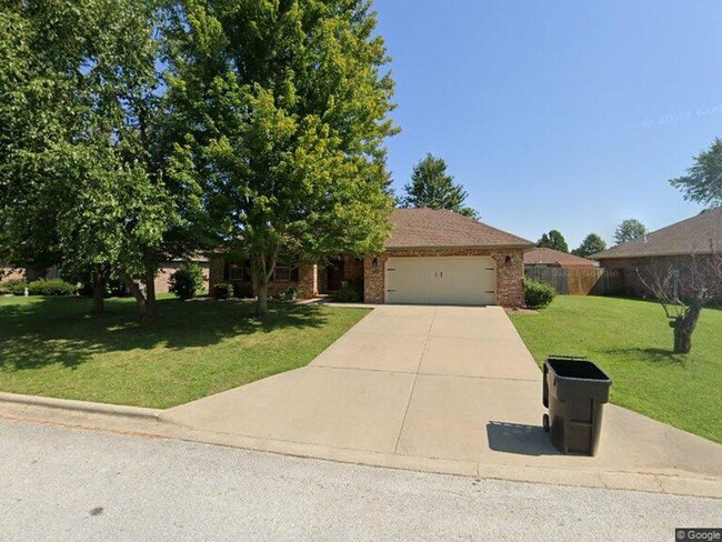 Primary Photo - Spacious home in Ozark North schools