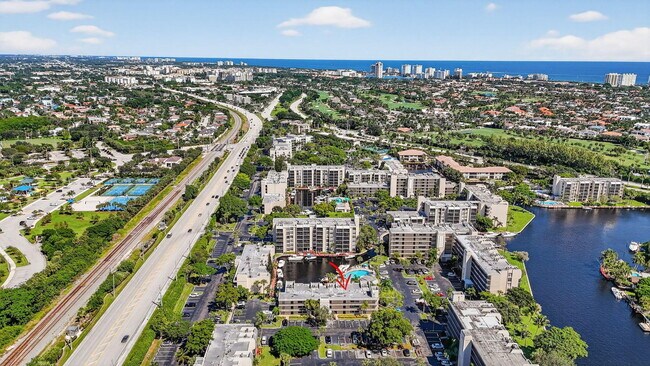 Building Photo - 11 Royal Palm Way