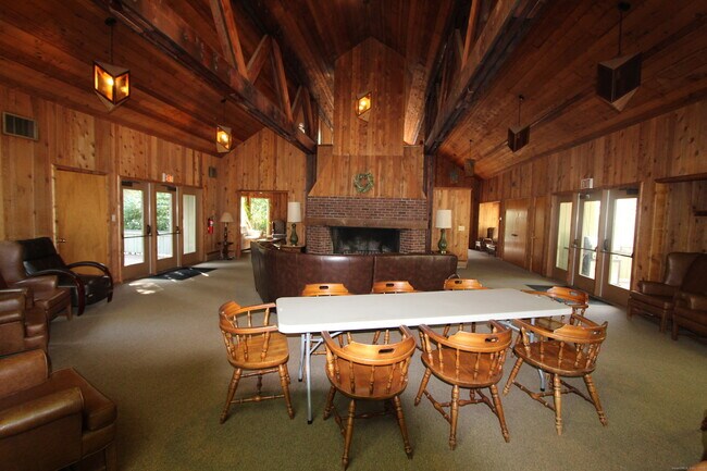 Building Photo - 6 Lyle Ct