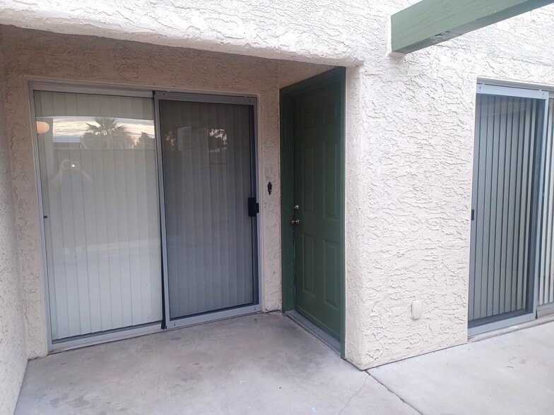 Building Photo - 558 S Allred Dr