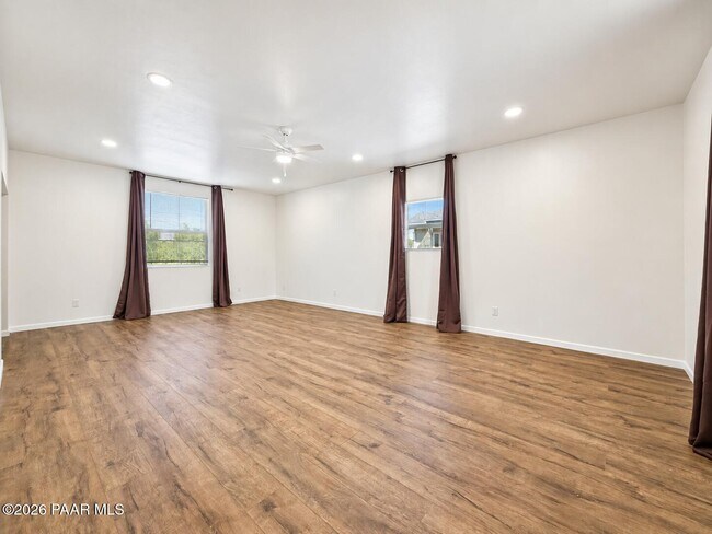 Building Photo - 344 S Marina St