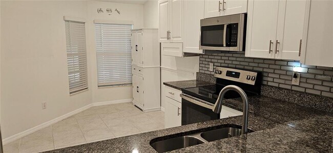 Building Photo - 14055 Weddington Ter