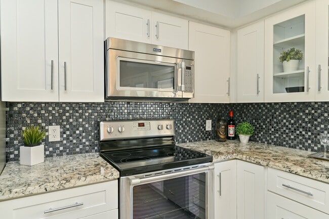 Building Photo - 12800 Briar Forest Dr