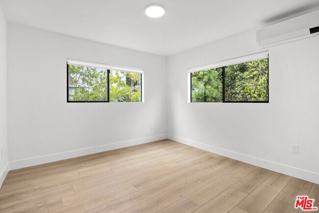 Building Photo - 2811 3rd St