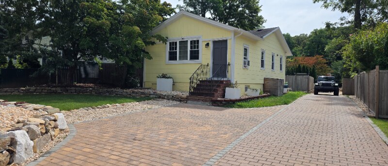 Primary Photo - 338 Main St