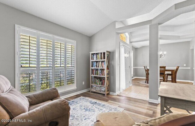 Building Photo - 503 Apple Creek Dr