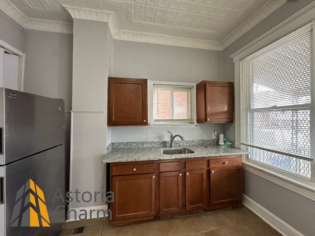 Building Photo - 3 Bedroom with Fenced Yard and Spacious Primary Bedroom near Coppin University