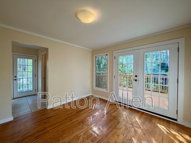 Building Photo - 92 Westover Dr