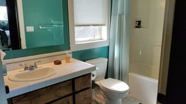 Building Photo - Gorgeous 4 Bedroom Home on Awbrey Butte!