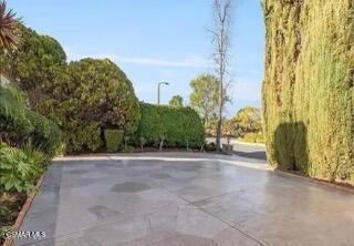 Building Photo - 1885 Fallview Rd