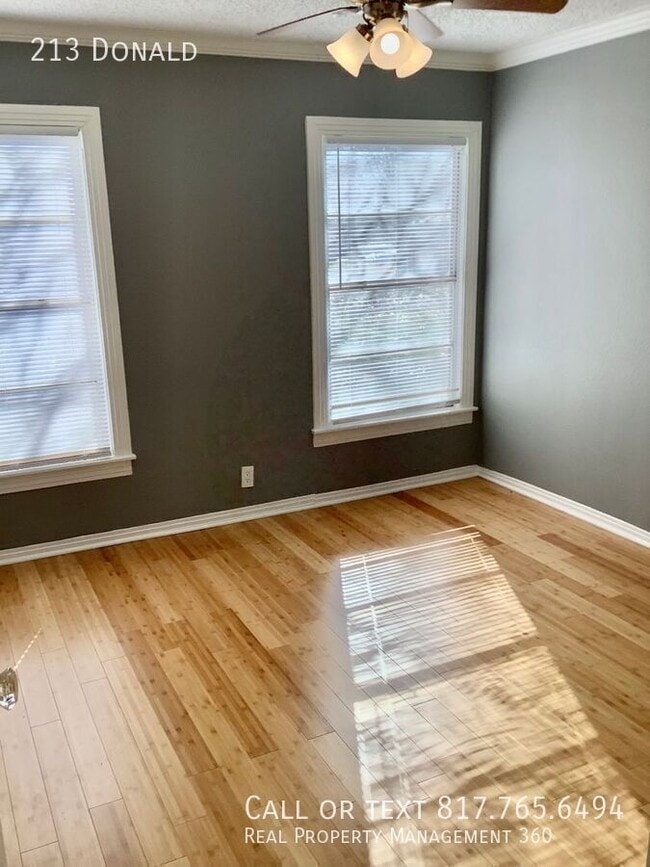 Building Photo - 213 Donald-