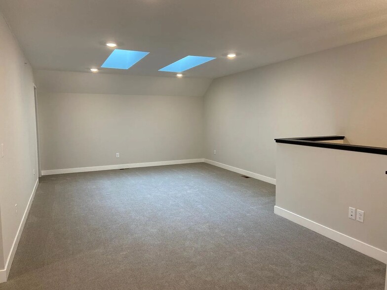 Building Photo - 7112 181st St W