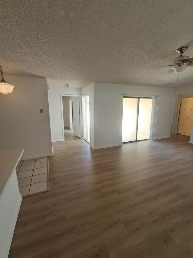 Building Photo - 1465 Hawthorne Pl