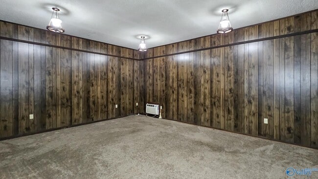 Building Photo - 712 Larry Dr