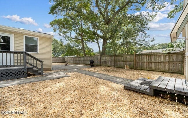 Building Photo - 303 Chestnut Dr