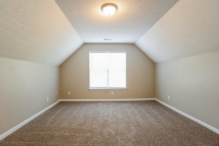 Building Photo - 1432 Lockhart Pl NW