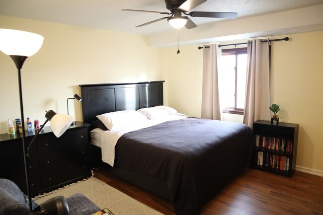 Building Photo - La Vista Home For Rent