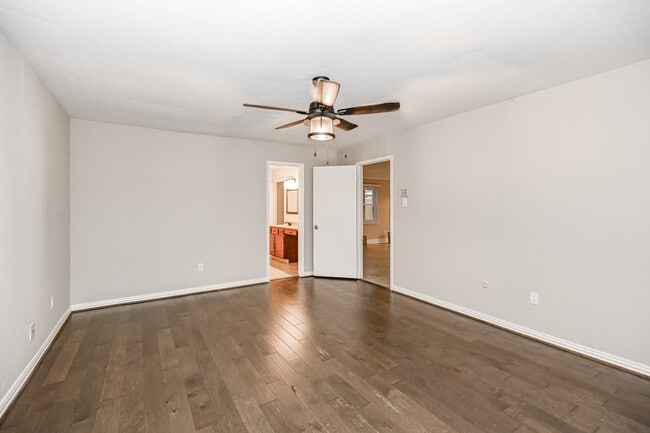 Building Photo - 7923 Dawnridge Dr