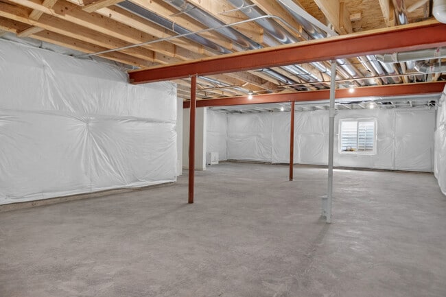 Building Photo - 395 S Pointe Ave