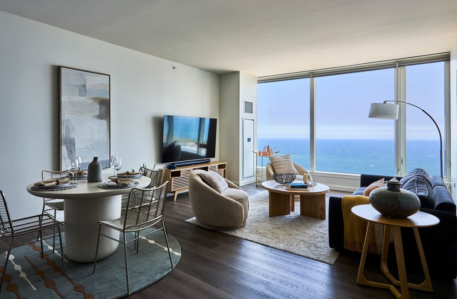 Building Photo - 1000 S Michigan Ave