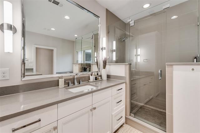 Building Photo - 5608 Longview St