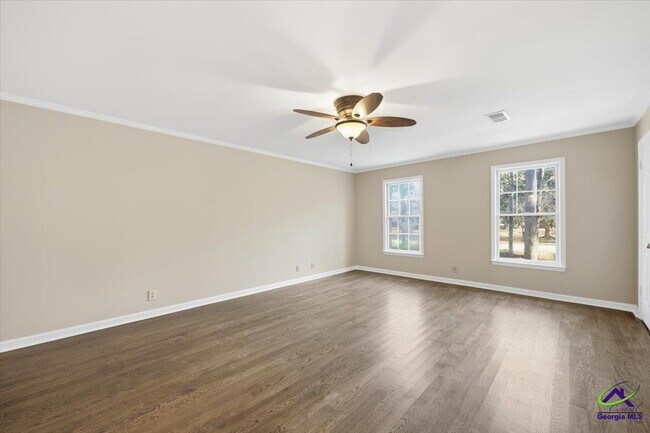 Building Photo - 5056 Wellington Dr