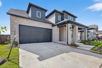 Building Photo - 3222 Kindred Wy