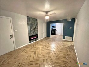 Building Photo - 805 Sissom Rd