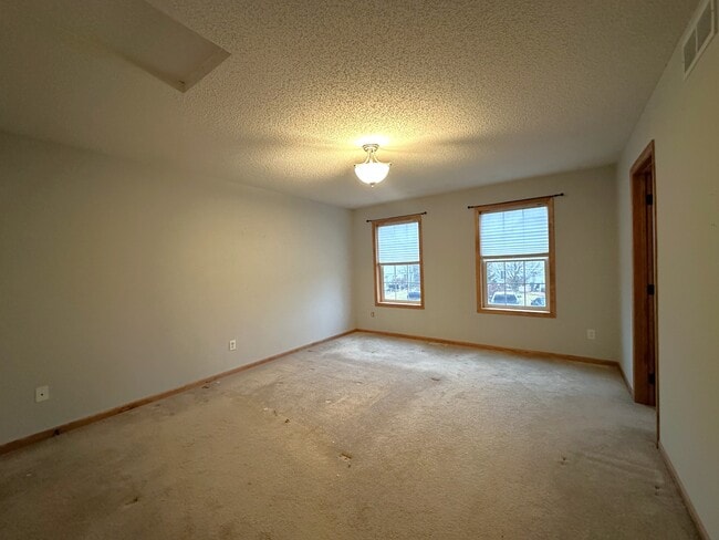 Building Photo - 11448 Town Center Dr