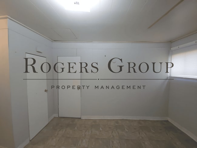 Building Photo - 725 Epsom Rd