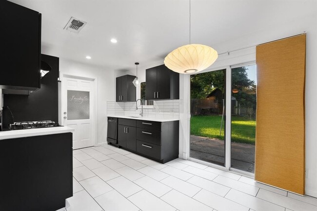 Building Photo - 508 Harway Ct