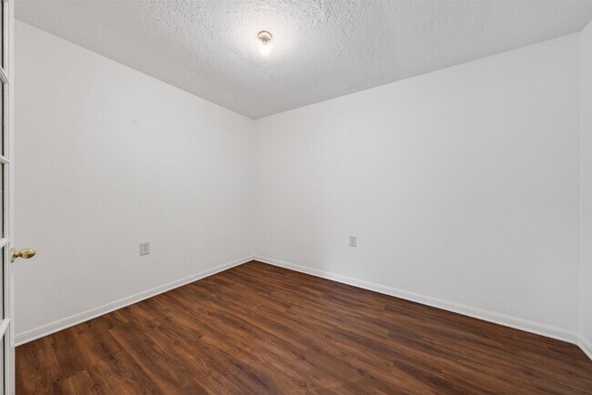 Building Photo - 418 Texas St