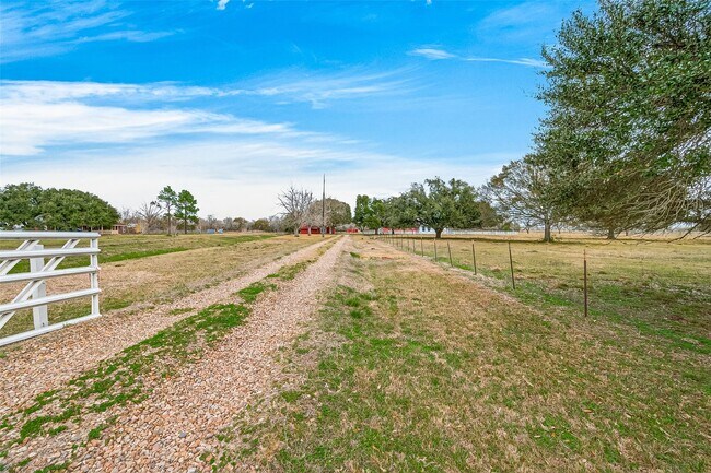 Building Photo - 1603 Blase Rd