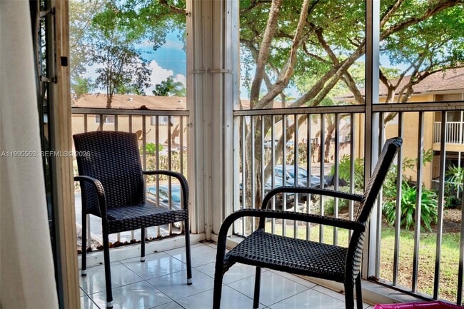 Building Photo - 430 SE 7th St